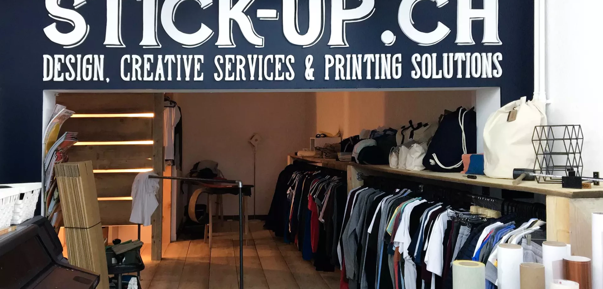 intérieur du showroom textile de stick-up.ch à Genève, 1213 Petit-Lancy