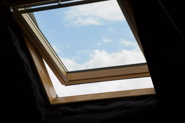 fenêtre de toit Velux, pose de film anti-chaleur