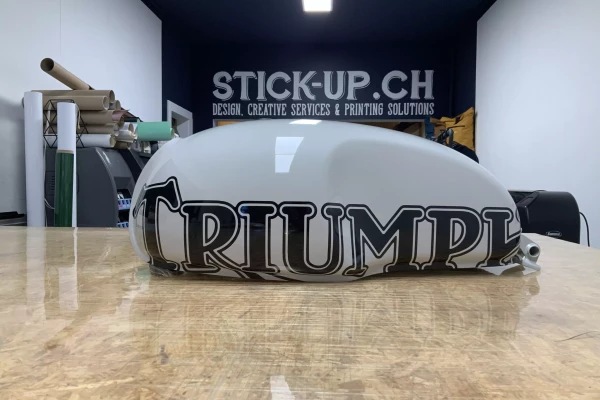 Restmod et customisation de véhicules par Stick-Up à Genève