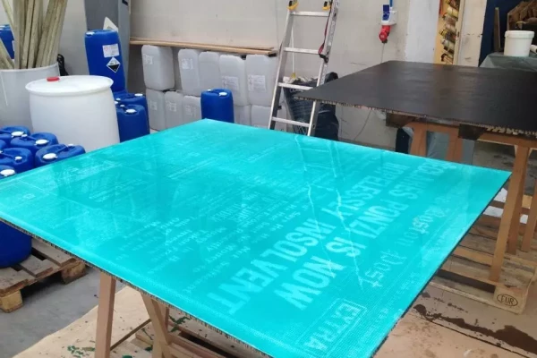 impression d'une oeuvre d'art en plaxiglas pour entreprise